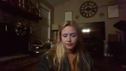loveclaireelise online show from August 8, 8:16 am
