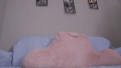 Snapshot of loveegirll chatting on June 5, 4:08 am katalina online show from June 5, 4:08 am