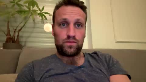 lovefuesse online show from March 7, 8:06 pm