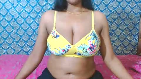 Snapshot of lovefunnitya chatting on May 18, 12:40 am Divya online show from May 18, 12:40 am