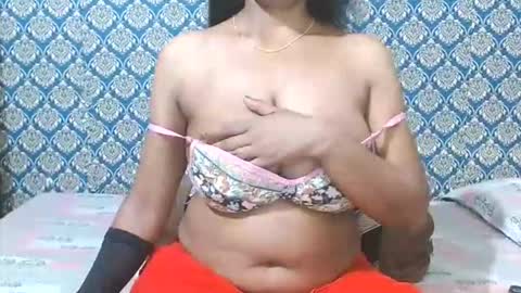 Snapshot of lovefunnitya chatting on May 22, 12:22 pm Divya online show from May 22, 12:22 pm