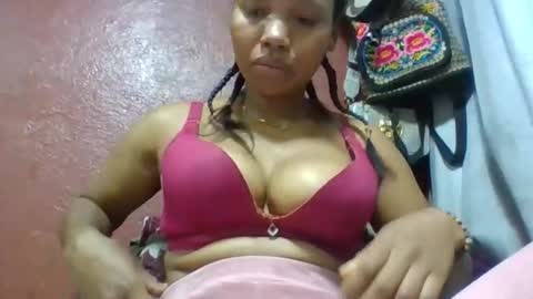 loveinlife750427 online show from April 23, 2:35 am