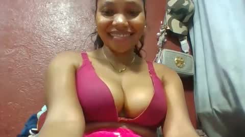 Snapshot of loveinlife750427 chatting on May 5, 2:58 pm loveinlife750427 online show from May 5, 2:58 pm