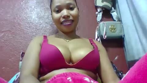 Snapshot of loveinlife750427 chatting on May 10, 2:33 pm loveinlife750427 online show from May 10, 2:33 pm