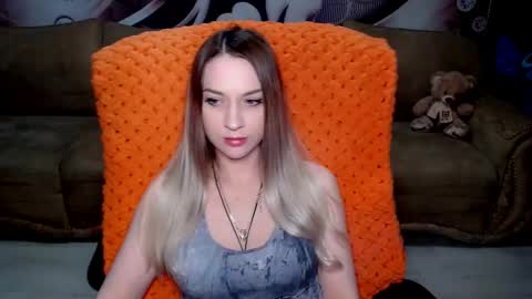 Snapshot of lovellymalina chatting on February 2, 4:11 pm private open online show from February 2, 4:11 pm