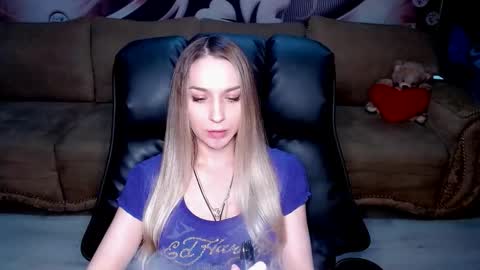 Snapshot of lovellymalina chatting on October 25, 2:24 pm private open online show from October 25, 2:24 pm