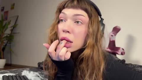 Elsa online show from January 9, 8:55 am