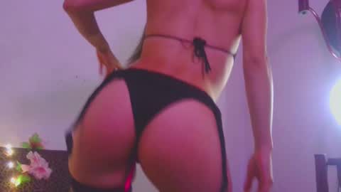 Snapshot of lovely_akira_xwx chatting on February 16, 6:10 am Tami online show from February 16, 6:10 am