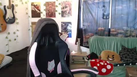 Cassie online show from April 23, 9:50 pm