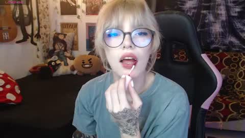 Cassie online show from June 25, 2:11 am