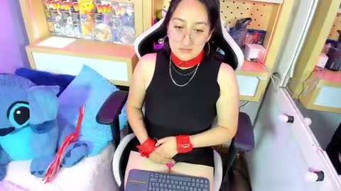 Chloe online show from January 24, 2:30 pm