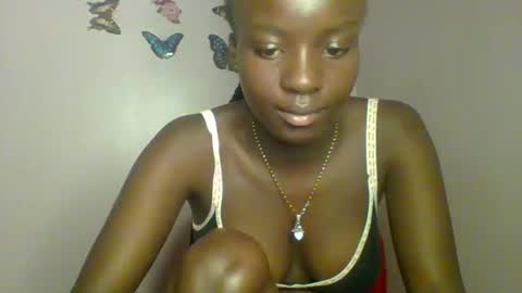 Snapshot of lovely_choco chatting on December 22, 5:10 pm Choco online show from December 22, 5:10 pm