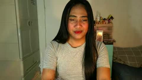 Snapshot of lovely_claire01 chatting on December 4, 4:05 pm my name is NICOLE i am excited to welcome you to my room online show from December 4, 4:05 pm