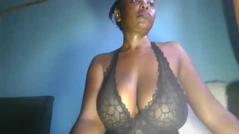 Snapshot of lovely_ebonysweet chatting on March 15, 11:27 am lovely_ebonysweet online show from March 15, 11:27 am