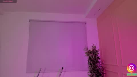 Emma online show from April 22, 1:23 pm