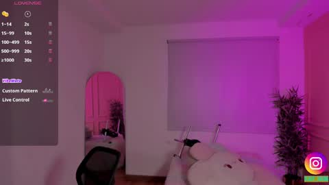 Emma online show from April 23, 1:46 pm