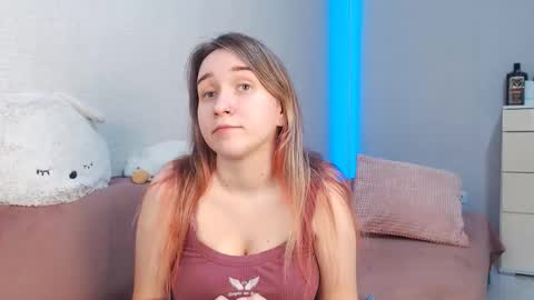 Lovely Hayley online show from February 16, 9:44 pm