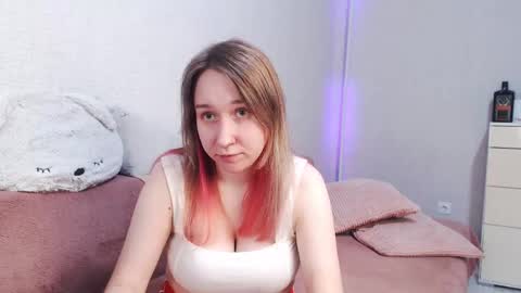 Snapshot of lovely_hayley chatting on June 2, 9:17 pm Lovely Hayley online show from June 2, 9:17 pm