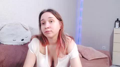 Snapshot of lovely_hayley chatting on June 9, 10:21 pm Lovely Hayley online show from June 9, 10:21 pm
