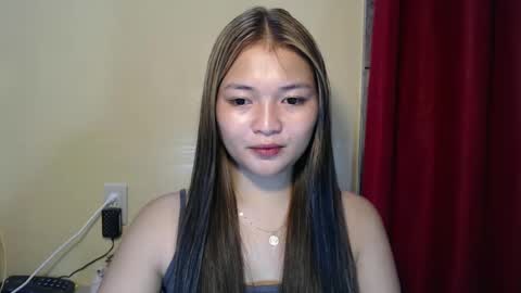 Snapshot of lovely_laura09 chatting on December 23, 6:27 pm Lovely Laura online show from December 23, 6:27 pm