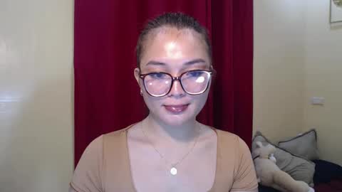 Snapshot of lovely_laura09 chatting on December 30, 12:52 pm Lovely Laura online show from December 30, 12:52 pm