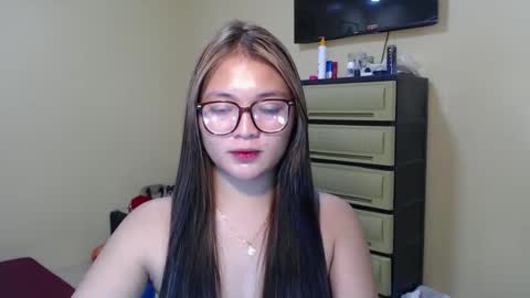 Snapshot of lovely_laura09 chatting on January 2, 8:13 pm Lovely Laura online show from January 2, 8:13 pm