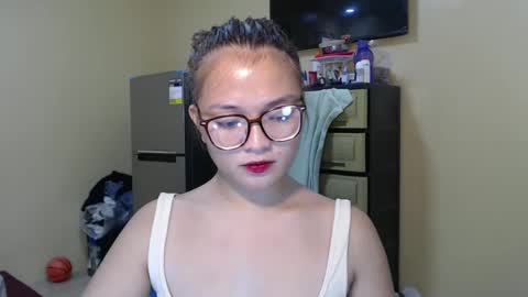 Snapshot of lovely_laura09 chatting on January 4, 8:16 pm Lovely Laura online show from January 4, 8:16 pm