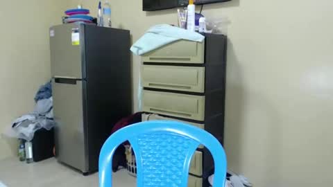 Snapshot of lovely_laura09 chatting on January 9, 7:10 am Lovely Laura online show from January 9, 7:10 am