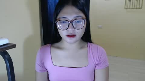 Snapshot of lovely_laura09 chatting on March 4, 11:22 pm Lovely Laura online show from March 4, 11:22 pm