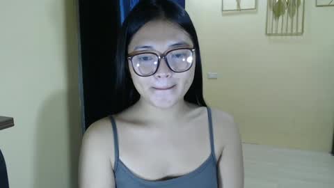 Snapshot of lovely_laura09 chatting on March 11, 10:31 pm Lovely Laura online show from March 11, 10:31 pm