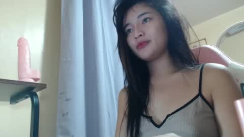 Snapshot of lovely_laura09 chatting on September 12, 9:53 am Lovely Laura online show from September 12, 9:53 am