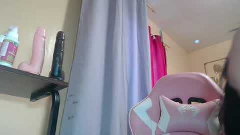 Snapshot of lovely_laura09 chatting on September 15, 7:30 am Lovely Laura online show from September 15, 7:30 am