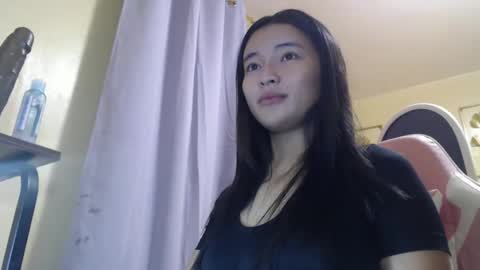 Snapshot of lovely_laura09 chatting on September 19, 9:32 am Lovely Laura online show from September 19, 9:32 am