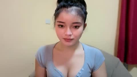 Snapshot of lovely_laura09 chatting on September 22, 11:01 am Lovely Laura online show from September 22, 11:01 am