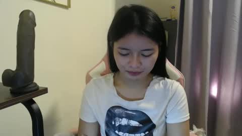 Snapshot of lovely_laura09 chatting on October 10, 9:58 pm Lovely Laura online show from October 10, 9:58 pm