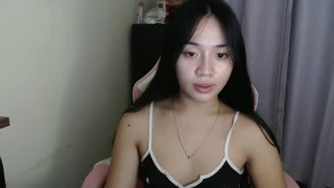 lovely_leah23 online show from October 21, 9:48 pm