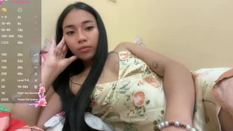 lovely_leah23 online show from April 26, 9:40 am