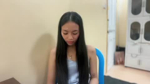 Snapshot of lovely_leah23 chatting on July 18, 9:18 pm lovely_leah23 online show from July 18, 9:18 pm