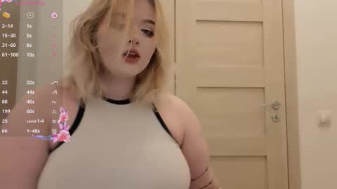lovely_leilla online show from October 19, 7:14 pm