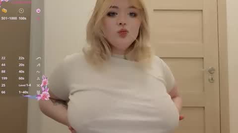 lovely_leilla online show from October 24, 7:21 pm