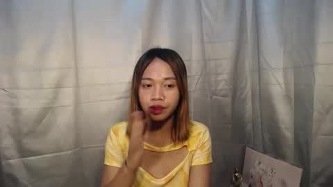 Snapshot of lovely_lianne chatting on October 3, 11:18 am lovely_lianne online show from October 3, 11:18 am