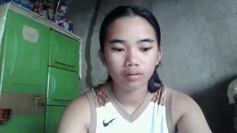 Snapshot of lovely_marie572336 chatting on May 5, 10:40 pm lovely_marie572336 online show from May 5, 10:40 pm