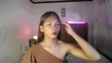 KATE online show from June 8, 1:28 am
