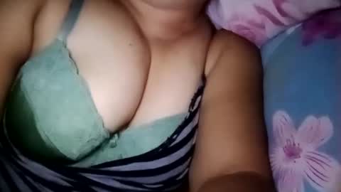 lovely_orchid online show from January 5, 9:26 am