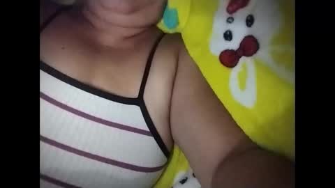 Snapshot of lovely_orchid chatting on April 12, 2:33 pm lovely_orchid online show from April 12, 2:33 pm