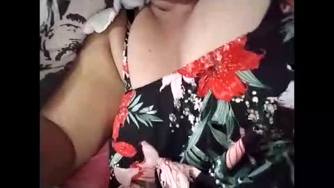 Snapshot of lovely_orchid chatting on May 29, 8:23 am lovely_orchid online show from May 29, 8:23 am
