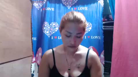 Snapshot of lovely_singlemom chatting on August 5, 12:57 am ask me dear online show from August 5, 12:57 am