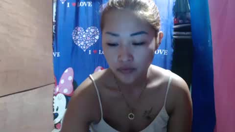 Snapshot of lovely_singlemom chatting on August 5, 10:44 pm ask me dear online show from August 5, 10:44 pm