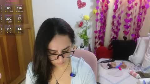 Snapshot of lovely_trix_ chatting on June 23, 7:01 pm Trix online show from June 23, 7:01 pm