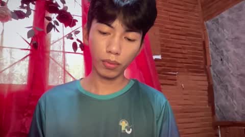 lovelyboy_jm online show from May 15, 10:50 pm